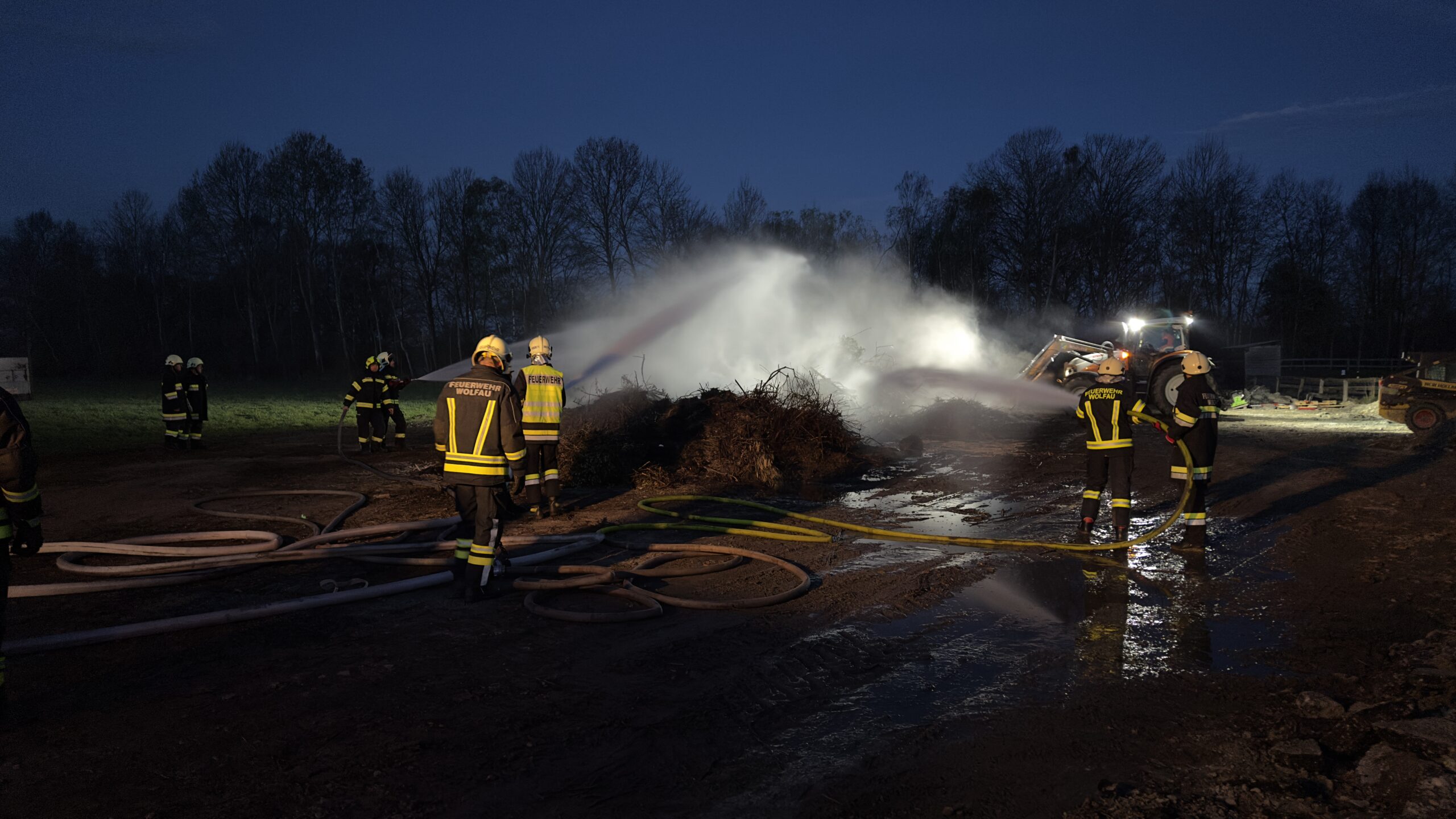 [B1] Brand am Grünschnittplatz